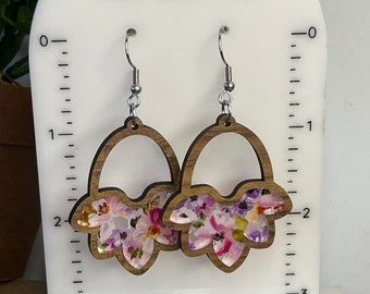 Spring flower earrings, Daisy, pink, blue, Easter earrings, spring, flowers, stainless steel, hypoallergenic, wood, gift