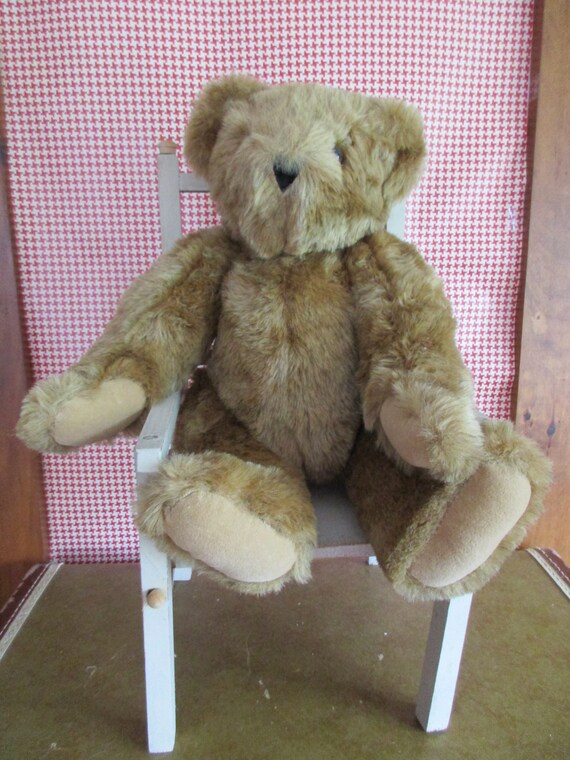 teddy bear with crutches
