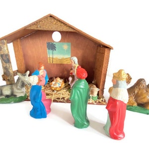 Vintage Christmas Nativity Set with figures, a barn, and animals, and lights   1950s era  #D