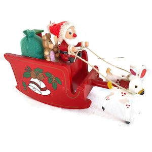 1960s Wooden Revolving Santa Sleigh with Reindeer – Vintage Musical Christmas Sleigh – Mid Century Hand Painted Holiday Decoration