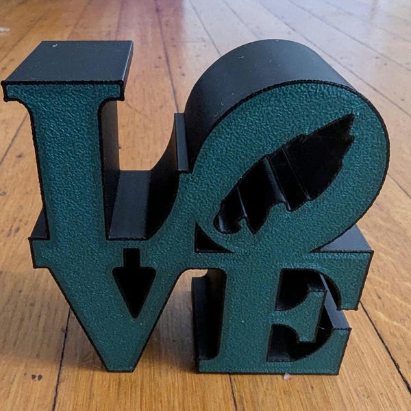 Estatua del amor de las águilas - pequeña