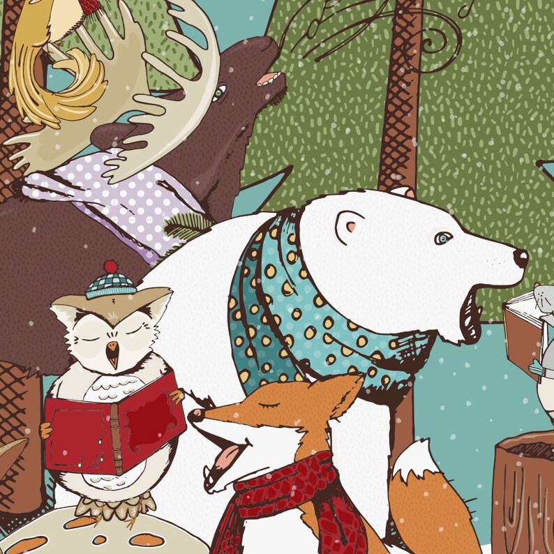 Op de afbeelding: Een fantasievolle illustratie van een ijsbeer, een vos, een uil en een eland die kerstliederen zingen in een besneeuwd bos. De dieren dragen sjaals en hoeden, en de uil houdt een boek vast.