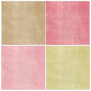 Puede incluir: Cuatro fondos de papel texturizados cuadrados en diferentes tonos de rosa, amarillo y marr&oacute;n.