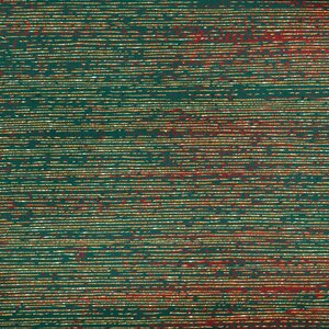 K&ouml;nnte beinhalten: Ein gr&uuml;ner und roter strukturierter Hintergrund mit goldenen Glitzerstreifen. Der Hintergrund hat ein subtiles Muster aus kleinen roten Punkten.