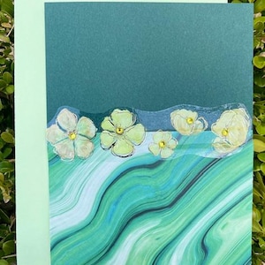 Tarjeta floral verde hecha a mano, tarjeta romántica con vela perfumada, tarjeta de felicitación de cumpleaños con flores, tarjeta verde de agradecimiento.