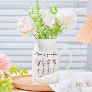 Grandma&#39;s Garden Vase, Flower Vase with Family Birth Flower, Personalised Mini Flower Vase for Mama Nana, Mother&#39;s Day Gift for her