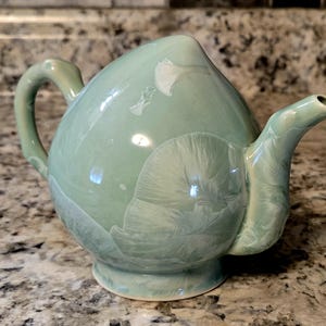 Vintage Cadogan Teekanne Celadongrün KristallglasurPfirsichform Puzzle Pot Weintopf