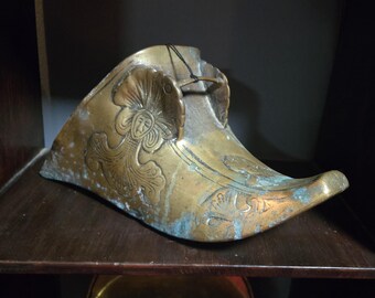 Vintage Solid Brass Stirrup Ornate Etched Design Antique Spanish South American Mexican Conquistador  Great Wall Hanger