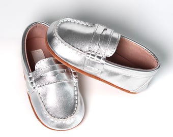 silver infant dress shoes Infant Girls Silver Shoe W/ Rhinestone Strap - Size: 3 Infant