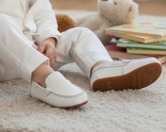 Mocasines de piel blanca para bebé niño: bautizo, boda, primer cumpleaños.