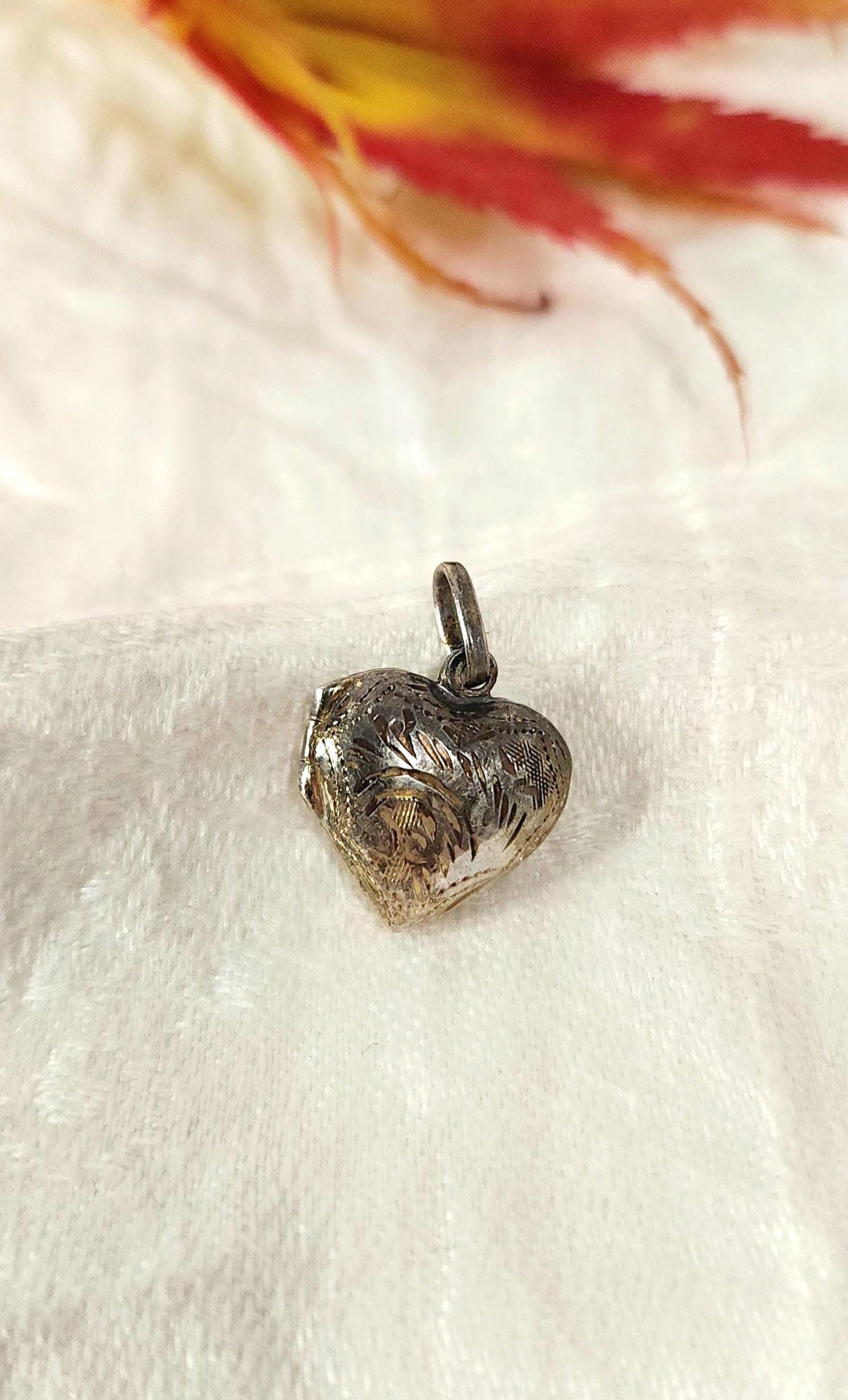 Vintage silver puffy heart - Etsy 日本