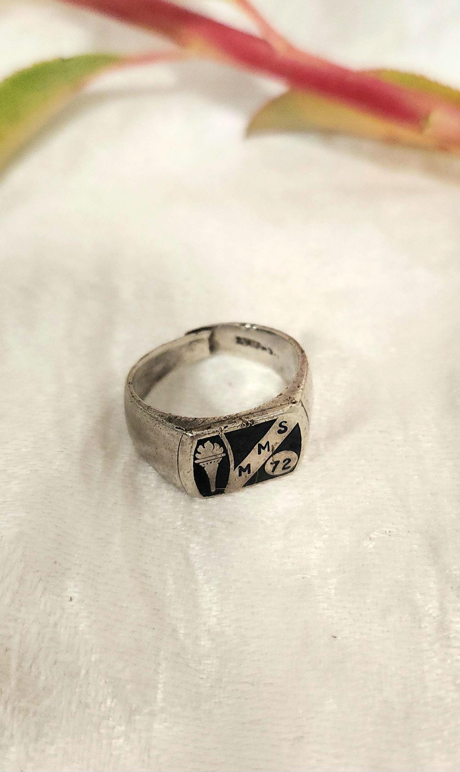 Birks School Ring - Etsy Canada