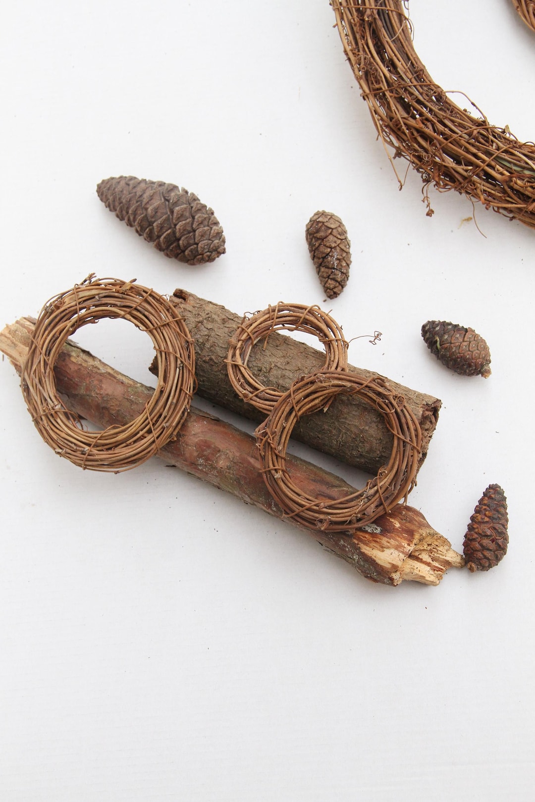 6-15cm Natural Grapevine Wreath for Floral Arrangements, Home Decor ...