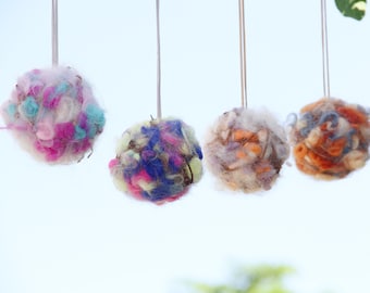 Bolas de lana para nidos de pájaros: fibras hechas a mano que no dañan a las aves (juego de 2)