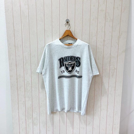 Vintage 90s Oakland Raiders T-shirt - Fruit of the Loom USA - Size
