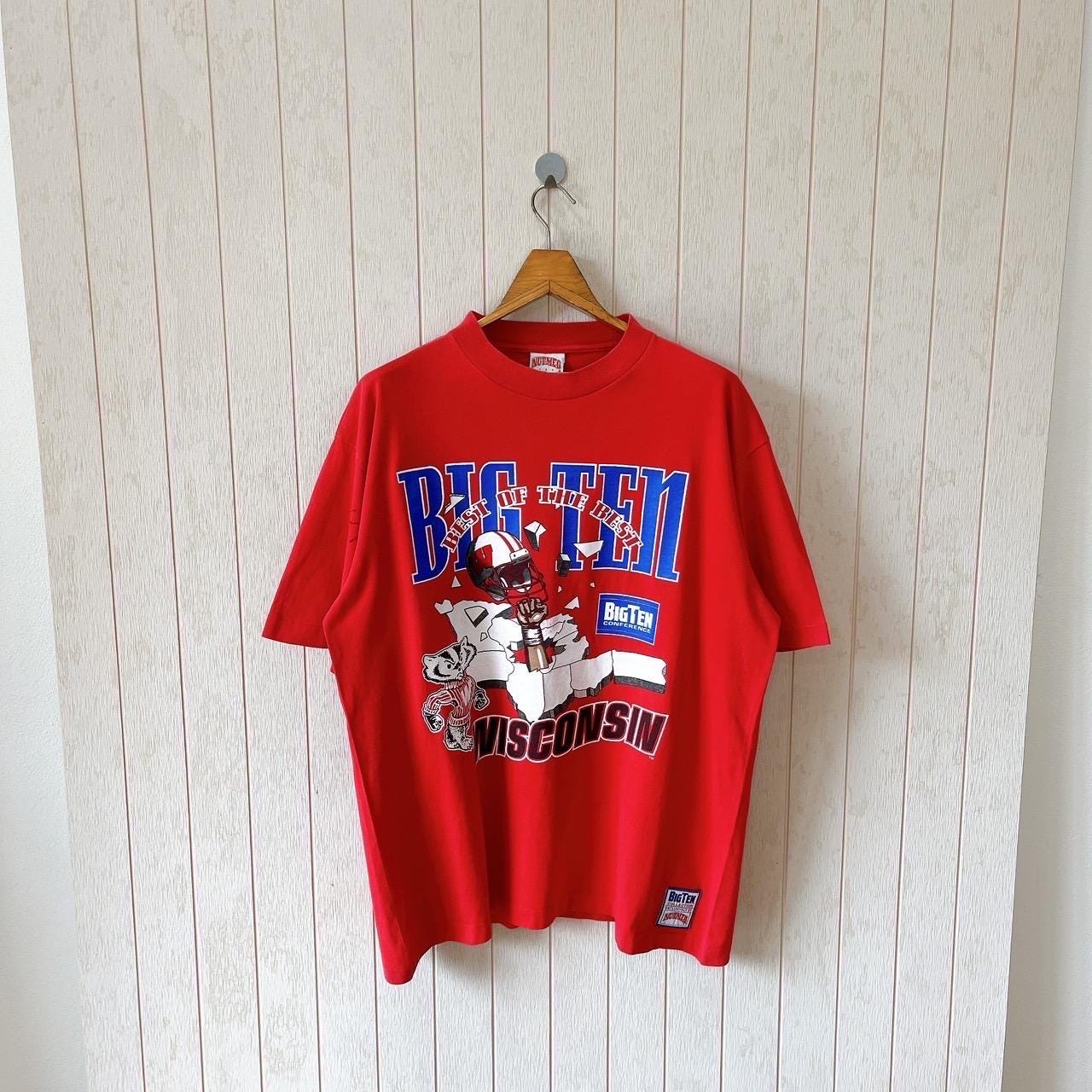 90年代のヴィンテージウィスコンシン・バジャーズTシャツ：ナツメグ