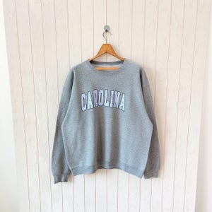 Vintage 00s North Carolina sweatshirt/ vintage Carolina spellout sweatshirt/ size XL