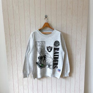 Vintage 90s Raiders sweatshirt/ vintage NFL sweatshirt/ size L