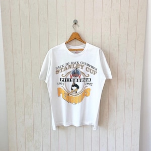 Vintage 90s Pittsburgh Penguins t-shirt/ vintage 1992 NHL hockey t-shirt/ vintage Fruit of the loom made in USA t-shirt/ L