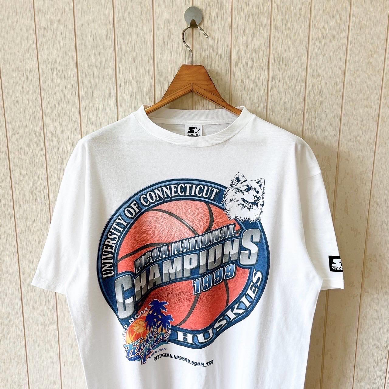 90年代ヴィンテージ UConn ハスキーズ Tシャツ：スターターブランド 