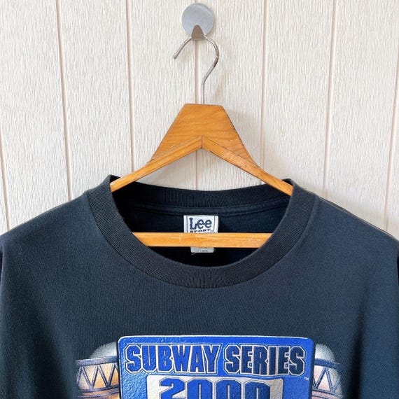 ヴィンテージ 2000 サブウェイシリーズ Tシャツ：ヤンキース対メッツ