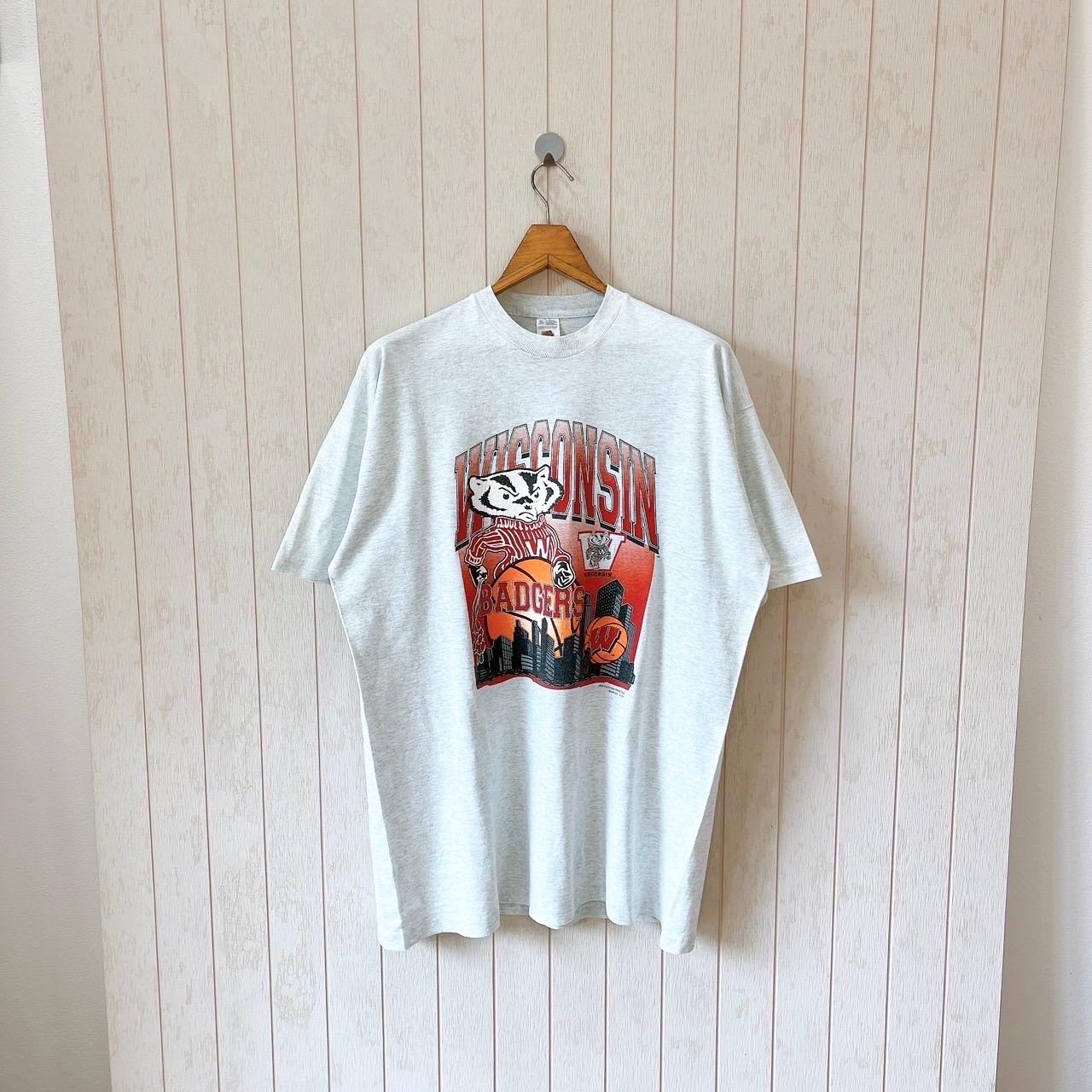 Vintage 90s Wisconsin Badgers T-shirt - Fruit of the Loom - Size 