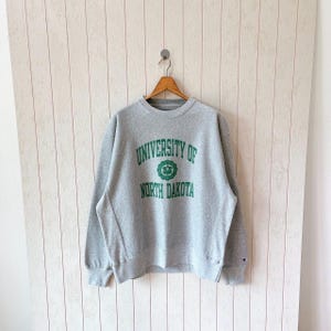 Vintage 00s North Dakota State sweatshirt/ Y2K UND sweatshirt/ vintage Champion sweatshirt/ size L