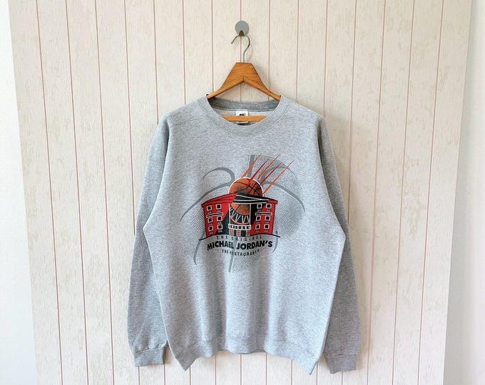 Vintage 1990s Michael Jordan sweatshirt -  restaurant chicago - made in USA - Nike Team/ size M
