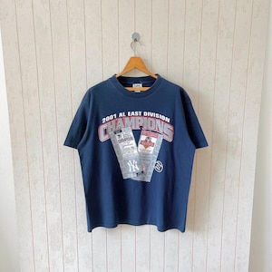 Vintage 00s New York Yankees t-shirt/ vintage 2001 Yankees MLB t-shirt/ vintage Lee sport t-shirt/ size L