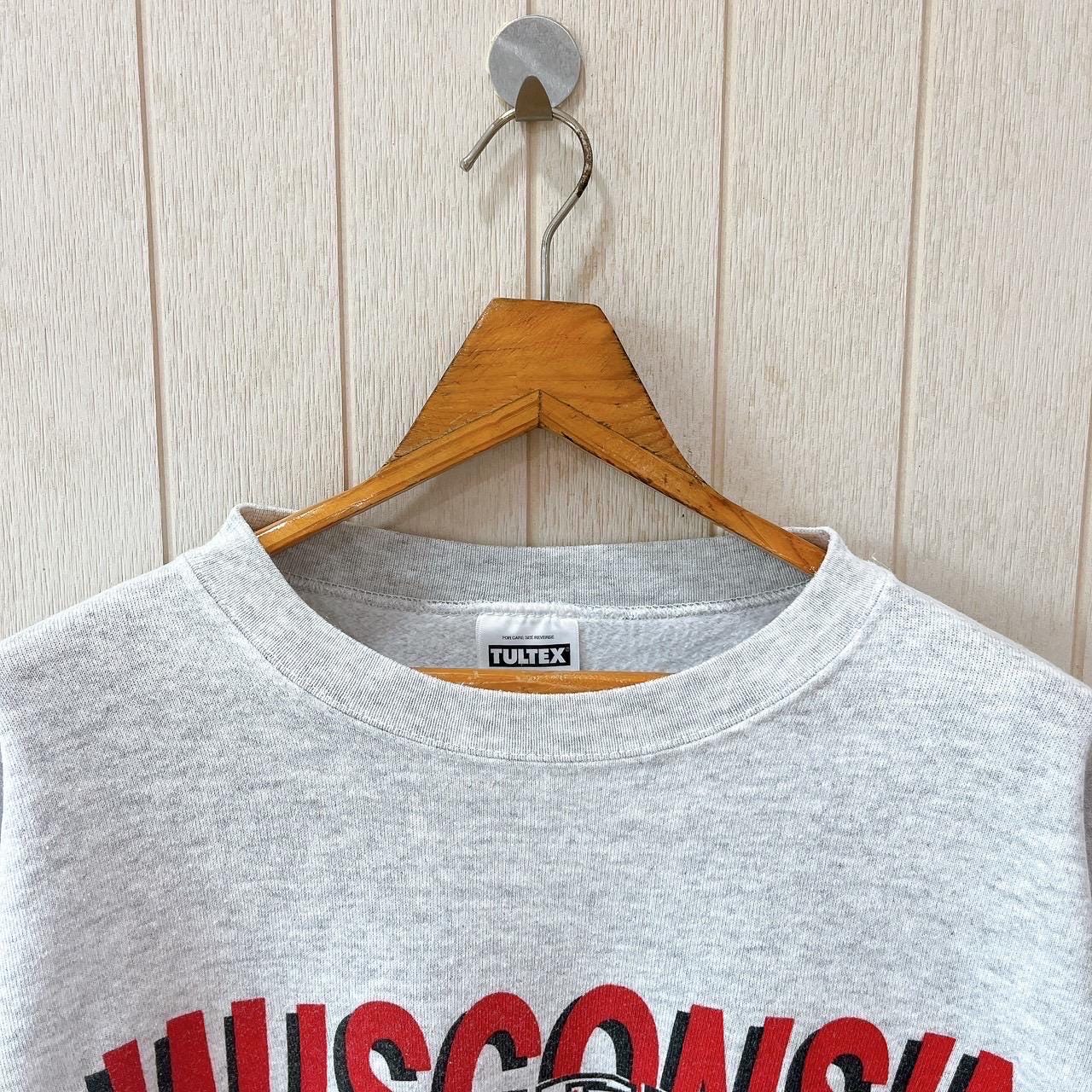Vintage 1990s Wisconsin Badgers NCAA : Tultex Sweatshirt - Size XL