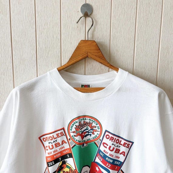 Vintage 1990s Baltimore Orioles T-shirt/ MLB Tee/ Fruit of the