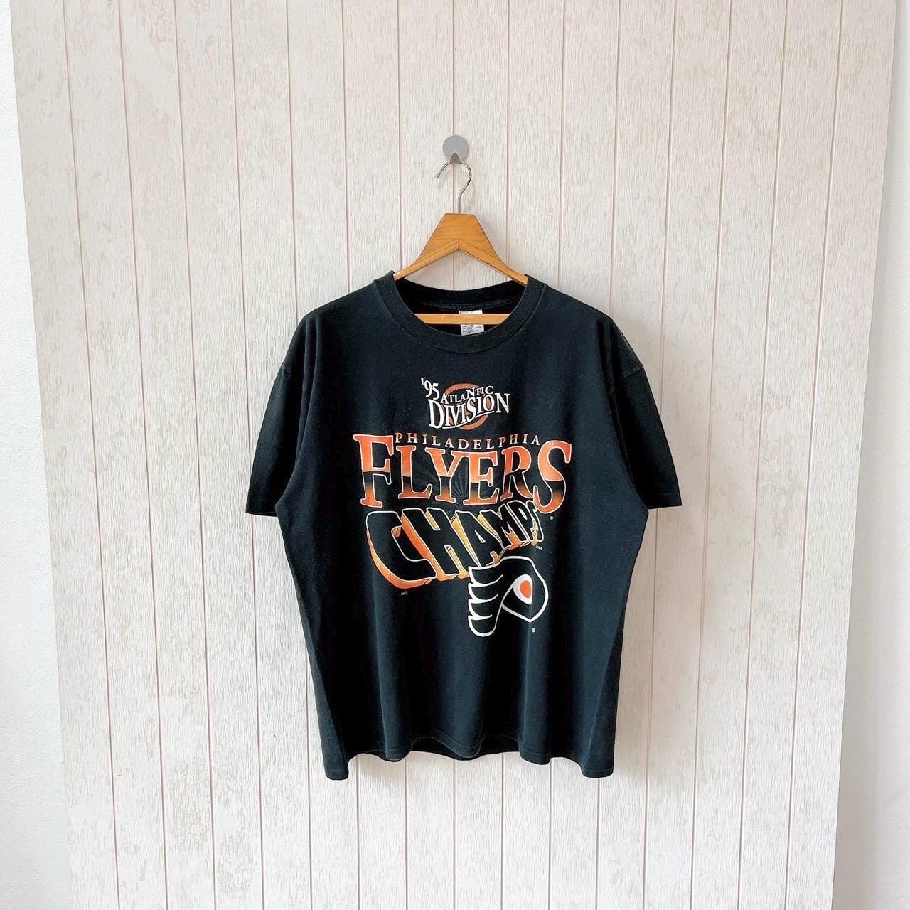 90s USA製 NHL Philadelphia Flyers T-Shirt 90s USA製 NHL Philadelphia Flyers T-Shirt Vintage 90s PHILADELPHIA