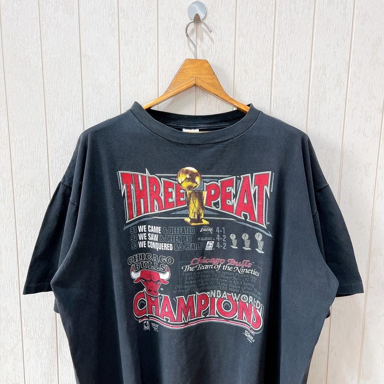90s NBA ブルズ 3連覇Tシャツ SALEM Chicago Bulls Salem Sportswear Caricature Vintage 3 Peat NBA