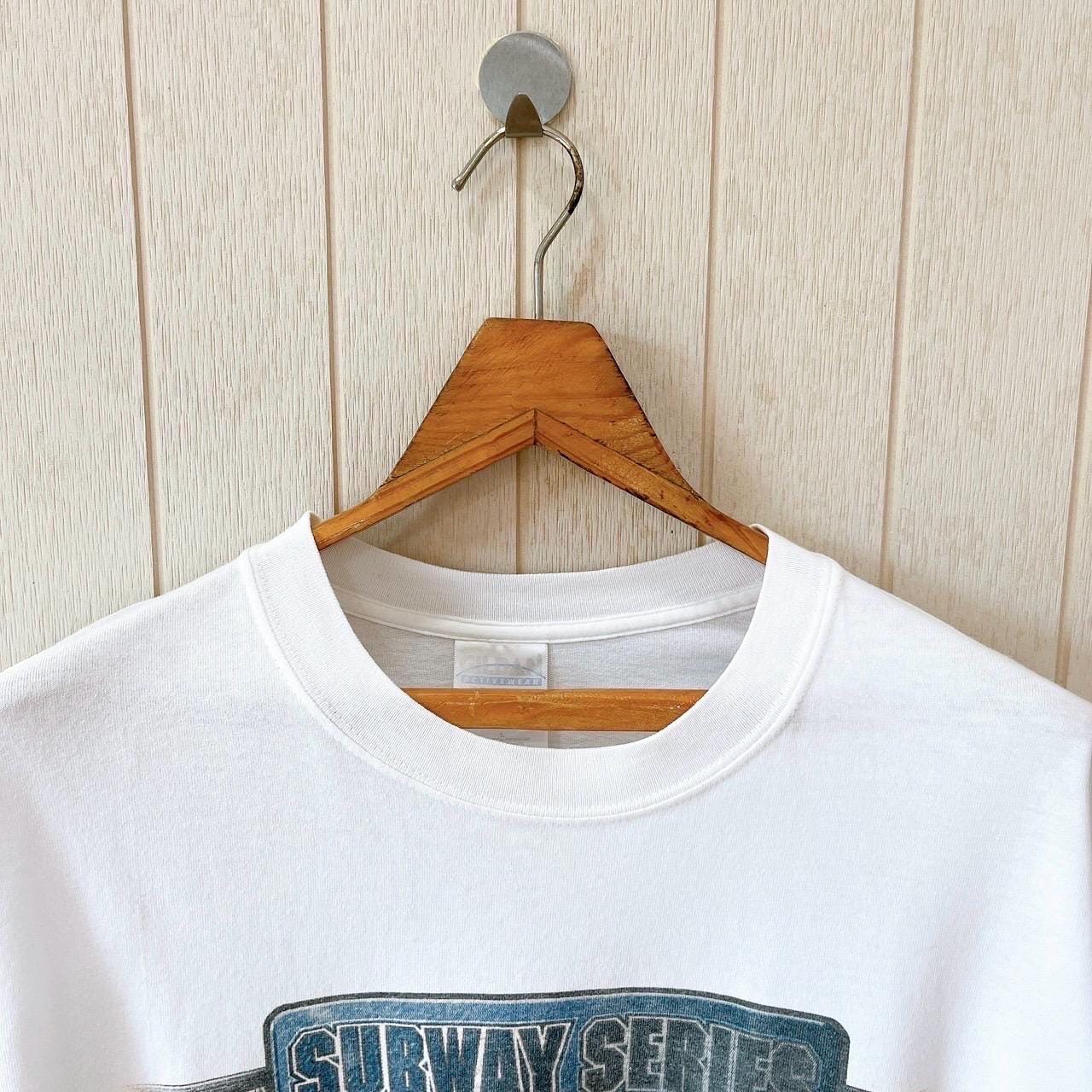 ヴィンテージ 2000 サブウェイシリーズ Tシャツ：ヤンキース対メッツ