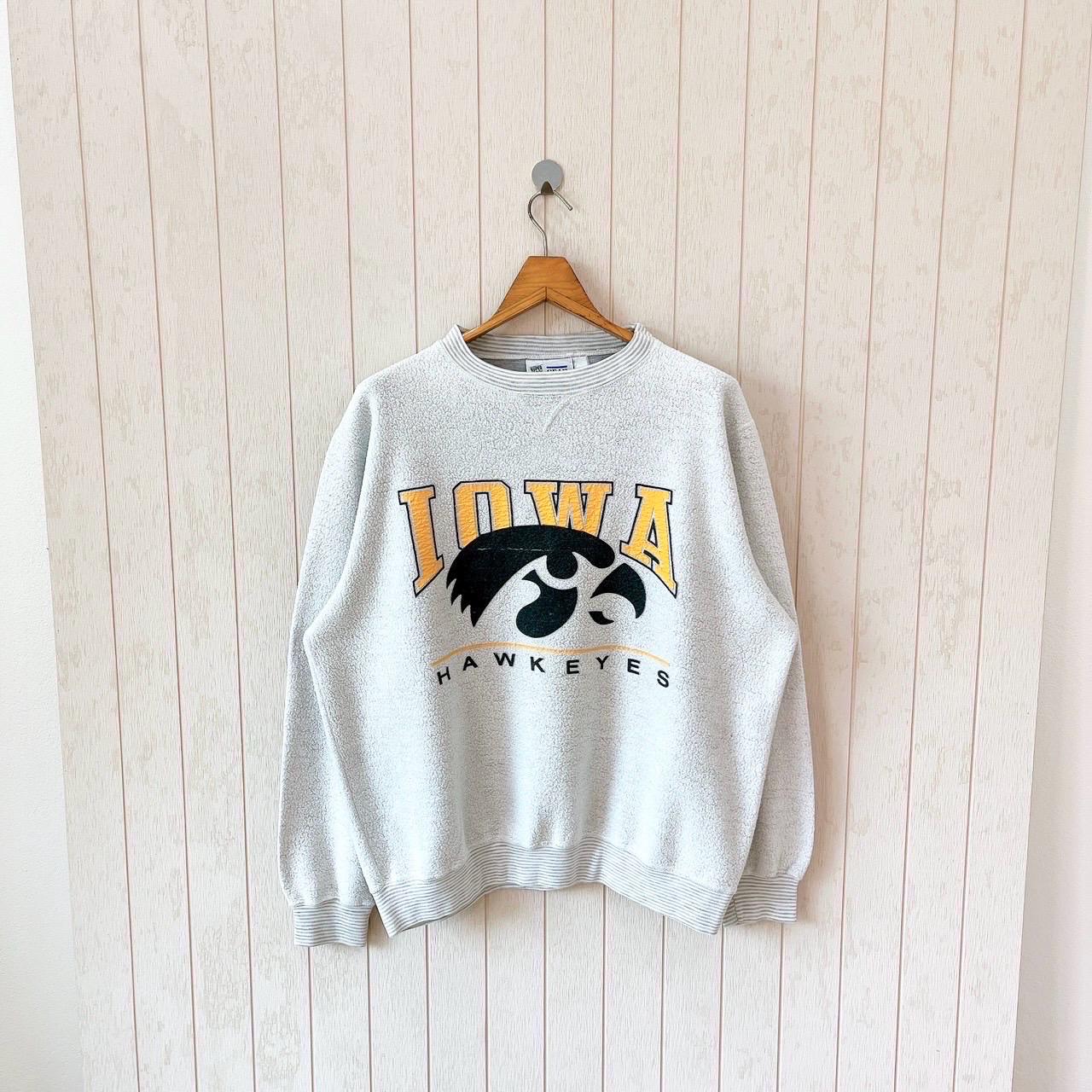 Vintage 90s University of IOWA sweatshirt/ vintage Hawkeyes NCAA sweatshirt/ vintage Gear for sport sweatshirt/ size L