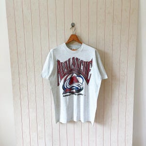 Vintage 90s Colorado Avalanche t-shirt/ vintage 90s Avalanche NHL t-shirt/ vintage Fruit of the loom made in USA t-shirt/ size L