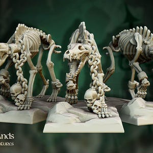 Highland Miniatures Skeelton Dire Wolves with Leash