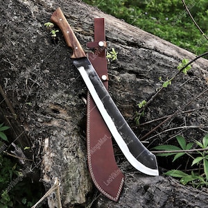 Handgeschmiedete Machete aus Kohlenstoffstahl: Griff aus Rosenholz, Lederscheide