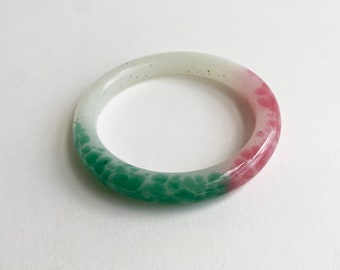 Vintage 60s Peking Glass Heavy Bangle in Off-white Marbled with Green and Pink Marbled