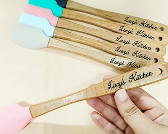 Gepersonaliseerde mini-houtspatel, op maat gegraveerde siliconenspatel, keukengerei, gegraveerd bakgereedschap, keukencadeau voor haar vrouwen moeder
