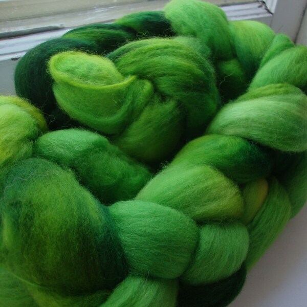 Organic Polwarth, hand dyed green roving, Eat Your Veggies, Phat Fiber November