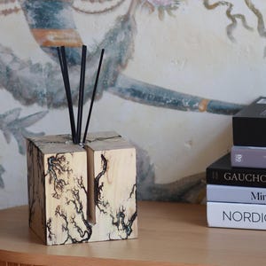 Wooden Aroma Diffuser with Handblown Glass – Luminescent Cube | Personalized Natural Scent Gift | Luxury Decor for Bedroom or Office