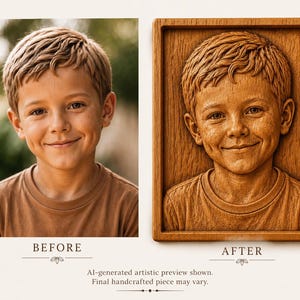 Puede incluir: Comparación lado a lado de un retrato de un niño antes y después de la representación artística. La imagen del 'antes' es una fotografía en color de un niño sonriente. La imagen del 'después' es un relieve de madera del mismo niño, enmarcado en un borde de madera. El texto en la parte inferior dice: 'ANTES' y 'DESPUÉS'.
