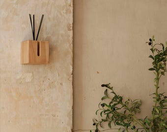Natural Diffuser Wall-Mounted from Wood – Handcrafted Oak Aroma Decor | Japandi Minimalist Wall Scent | Natural Home Fragrance Gift