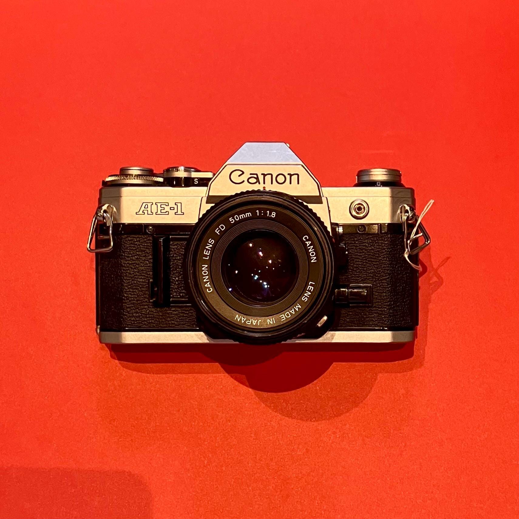 Canon AE-1 35mmフィルム一眼レフカメラ（50mmレンズ付き） - Etsy 日本