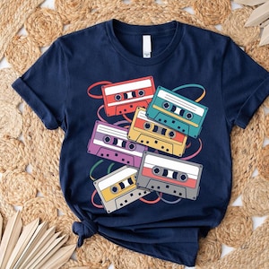 Shirt met gestapelde cassettebandjes - retro 80s 90s mixtape T-shirt - vintage muziekliefhebber T-shirt - cadeau voor nostalgische retrofans