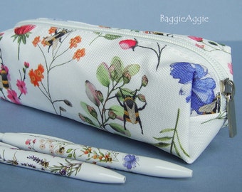Floral Crochet Needle Case + Pen. Pretty Crochet Hook Pouch. Birthday or Mothers Day Gift for a Crocheter.