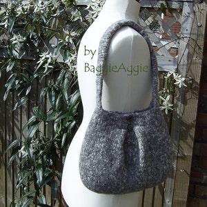 Felted Shoulder Bag Knitting Pattern PDF for Instant Download. No Sew Knit Felt Bag / Purse Pattern. Knitted in the round. image 3