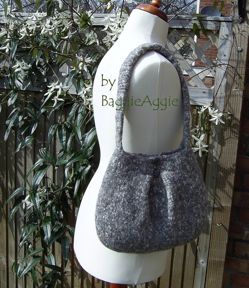 Felted Shoulder Bag Knitting Pattern PDF for Instant Download. No Sew Knit Felt Bag / Purse Pattern. Knitted in the round. image 3