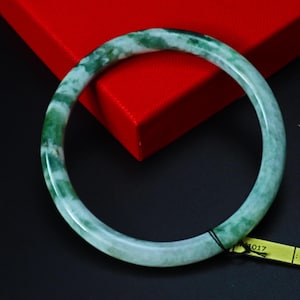 翡翠バングル 57.6 mm (2.27